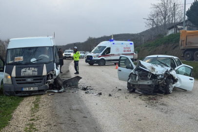 Bursa Mustafakemalpaşa’da trafik kazası: 3 kişi hafif yaralandı!