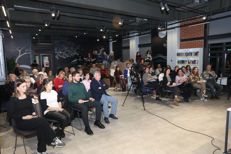 Göç ve mizahın gücü Nilüfer'de Seray Şahiner'le anlatıldı - Bursa Hayat Gazetesi-3