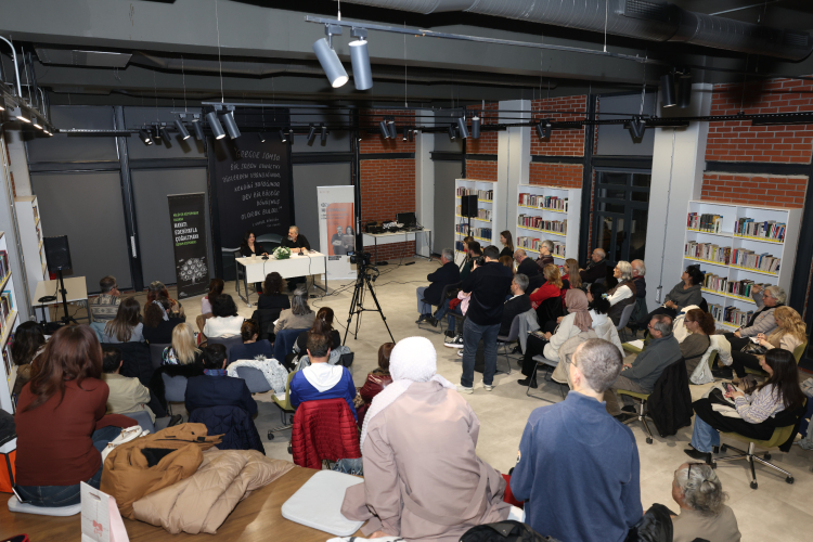 Göç ve mizahın gücü Nilüfer'de Seray Şahiner'le anlatıldı - Bursa Hayat Gazetesi-2