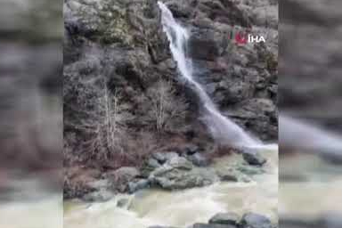 Sağanak yağışlar kuruyan şelaleleri canlandırdı