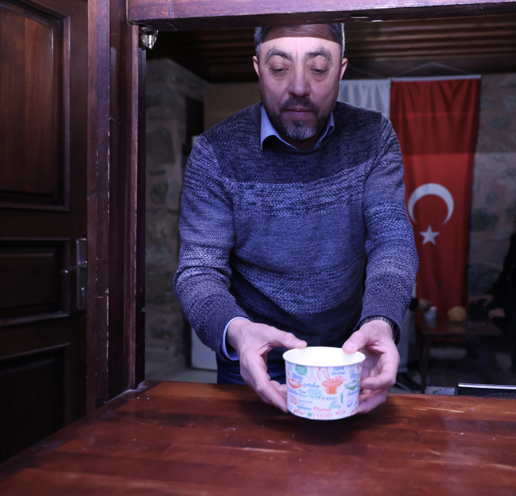 Osmangazi’den sosyal yardım: Haftanın 6 günü çorba ve ekmek ikramı-Bursa Hayat-2