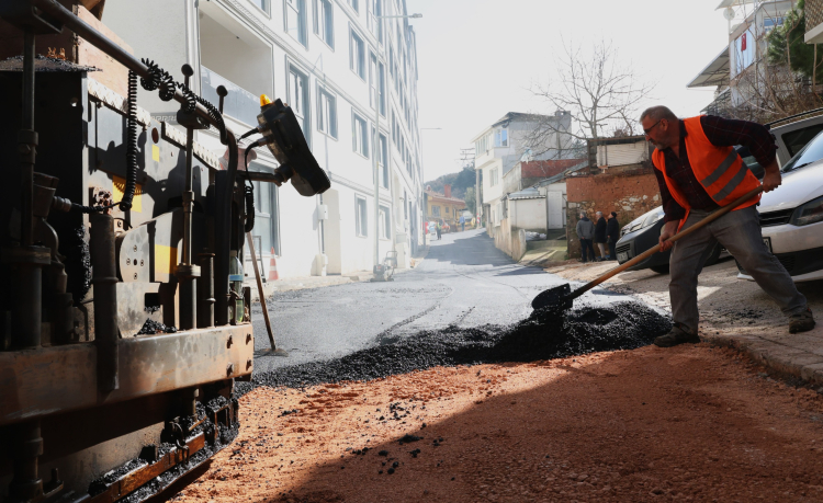 Osmangazi'de sokaklar modern asfaltla baştan sona yenileniyor - Bursa Hayat Gazetesi-2