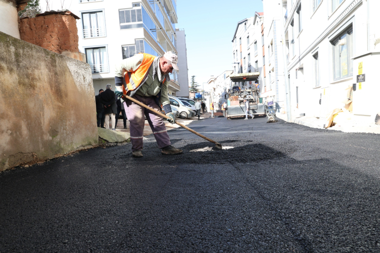 Osmangazi'de sokaklar modern asfaltla baştan sona yenileniyor - Bursa Hayat Gazetesi-3