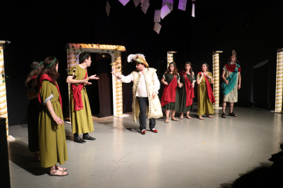 “Nerede Kalmıştık” oyunu geleceğin kadın mühendisleri için sahnelendi