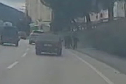 Bursa trafiğinde tehlikeli anlar: Çocukların üzerine araç sürdü