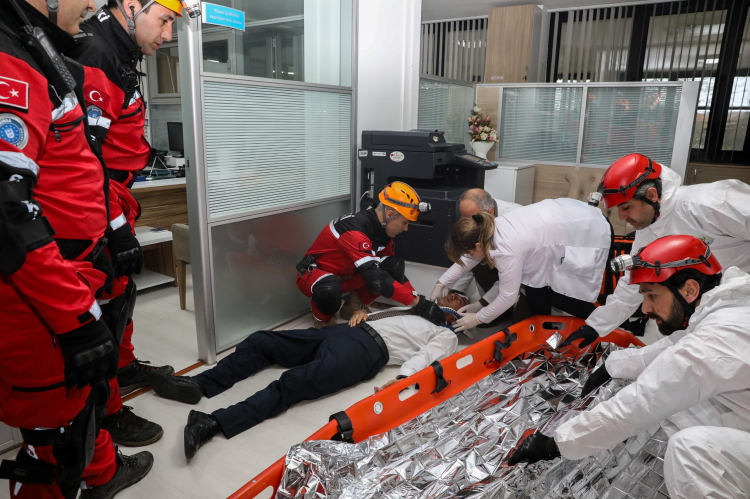 Bursa’da olası afetlere hazırlık! BUSKİ’de gerçekçi tatbikat deneyimi-Bursa Hayat-3