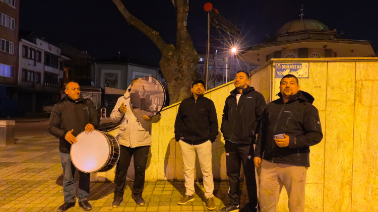 Kabe’de Hacılar ilahisi bu kez İnegöl sokaklarında yankılandı-Bursa Hayat Gazetesi-2