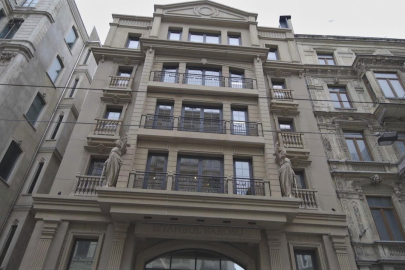 İstanbul Barosu'nun paylaşımında Türk ifadesi olmaması tartışma yarattı