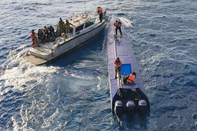 Pasifik’te 4 ton yasaklı madde yüklü denizaltı ele geçirildi!