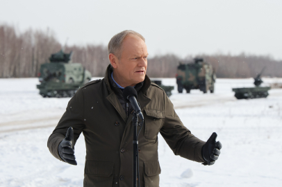 Polonya Başbakanı Tusk, İran’daki vatandaşlarına acil çağrı yaptı!