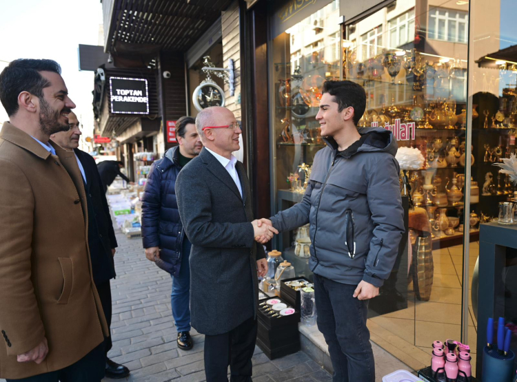 AK Parti Bursa İl Başkanı Gürkan'dan çarşı ve pazarda esnaf ziyareti -Bursa Hayat-3