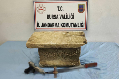 Bursa’da tarihi eser operasyonu: Antik lahit ve obje ele geçirildi!