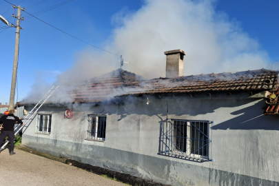 Bursa’da yangın paniği: Yaşlı çiftin evi kullanılamaz hale geldi!
