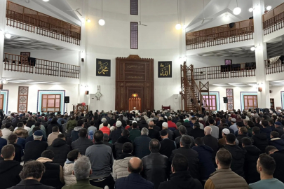 İnegöl’de teravih namazı ve Kur’an tilavetleriyle manevi gece