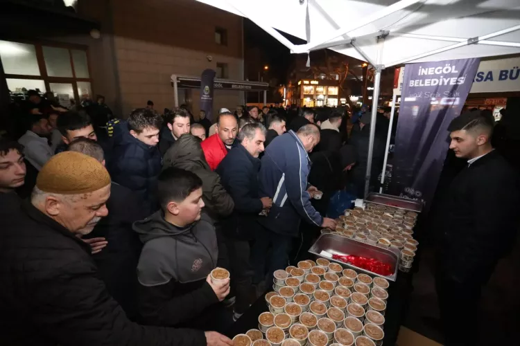 İnegöl’de teravih namazı ve Kur’an tilavetleriyle manevi gece - Bursa Hayat Gazetesi-3