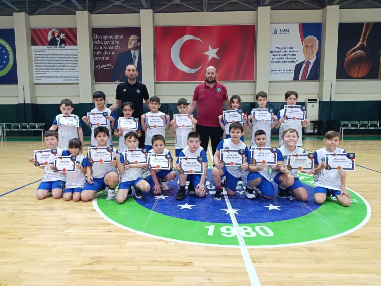 Kış Spor Okulları'nda beşinci dönem tamamlandı - Bursa Hayat Gazetesi-3