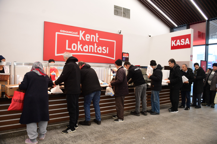 Osmangazi Belediyesi vatandaşları Ramazan sofrasında buluşturdu - Bursa Hayat Gazetesi-3