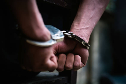 Bursa’da takip sonuç verdi: 3,7 kilo yasaklı madde ele geçirildi