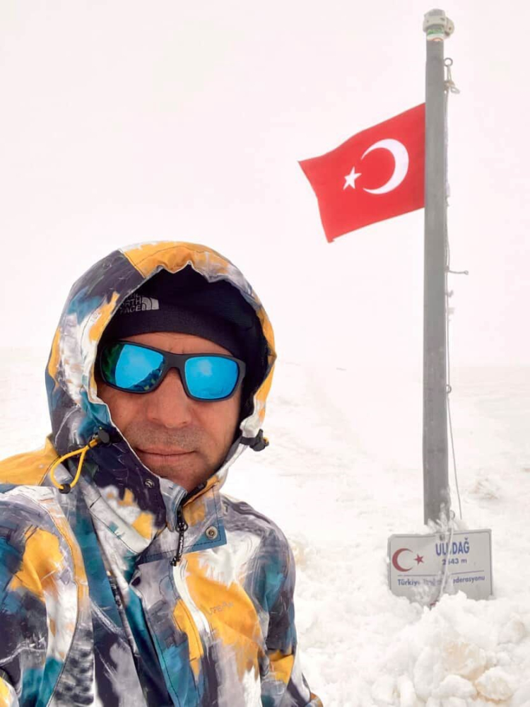 Uludağ zirvesinde zorlu mücadele: Bayrak zaferi yaşandı!-Bursa Hayat-2