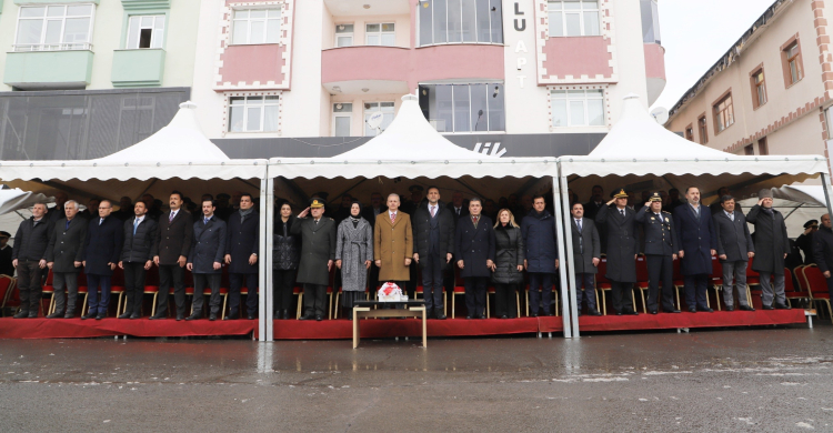 Gökyüzünde Solo Türk: Ardahan semalarını büyüledi!-Bursa Hayat-2