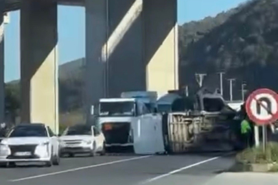 Bursa’da feci kaza! Minibüs karşı şeride geçti