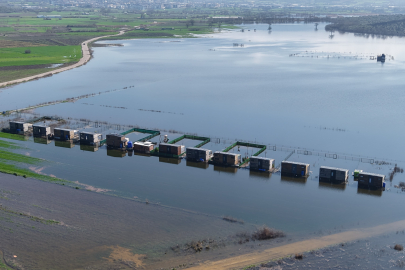 Uluabat Gölü taştı: Bungalov ve Tiny House’lar su altında kaldı