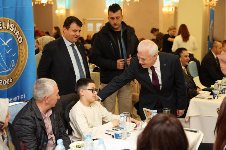 Bursa Büyükşehir Belediyesi, Filibe’de Ramazan sofrası kurdu!-Bursa Hayat-3