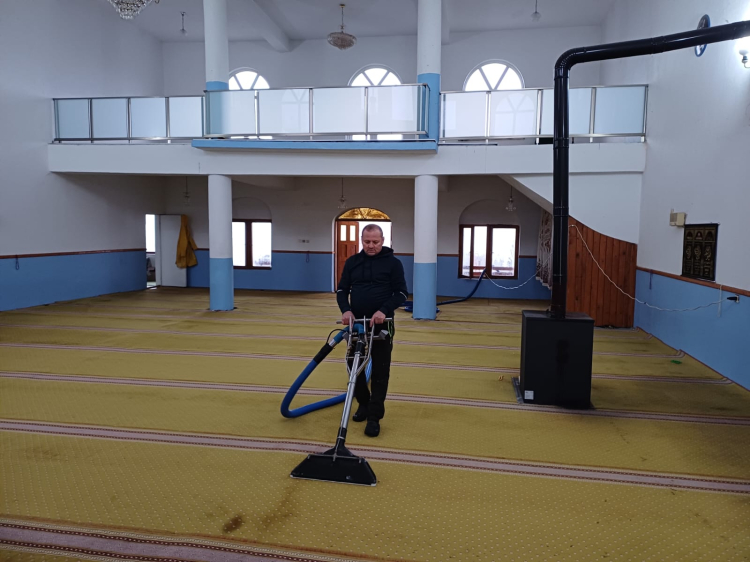 Bursa’dan Balkanlar’a: İbadethanelerde Ramazan temizliği!-Bursa Hayat-3