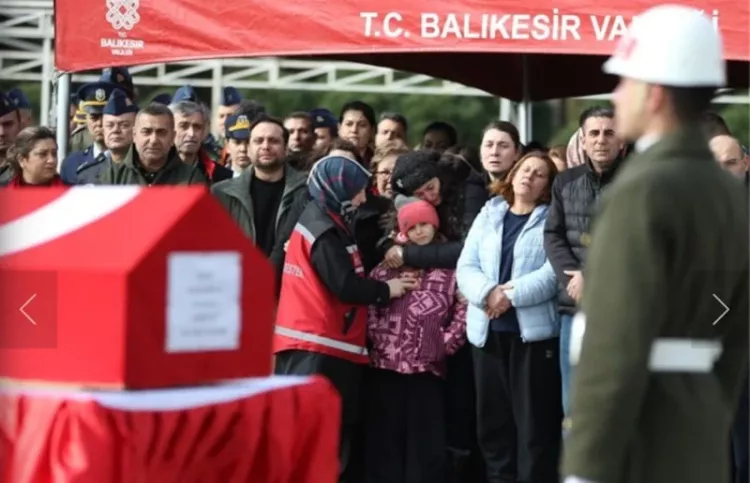 F-16 şehidi Binbaşı İbrahim Bolat’a ailesinden hüzünlü veda!-Bursa Hayat-2