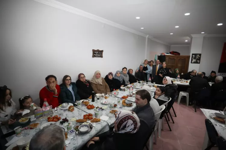 İnegöl’de engellilerle dayanışma ruhu Ramazan sofrasında yaşandı - Bursa Hayat Gazetesi-5