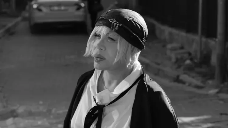 Sezen Aksu’dan sosyal medyayı sallayan aşk iddialarına sert yanıt!-Bursa Hayat-2