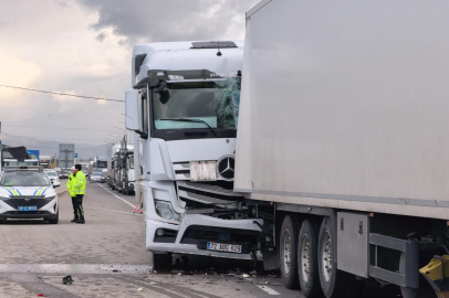 Bursa’da korkutan kaza: Tanker ve tır çarpıştı!