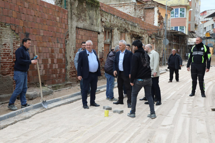 Edremit’in dört bir yanında altyapı çalışmaları sürüyor - Bursa Hayat Gazetesi-3