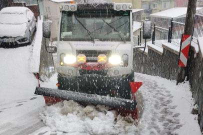 Osmangazi Belediyesi’nden kar yağışına hızlı müdahale!