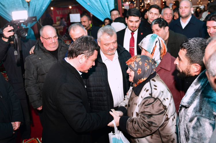 Başkan Erkan Aydın, vatandaşlarla Ramazan coşkusunu paylaştı -Bursa Hayat-2