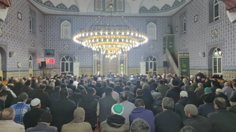 İnegöl Urgancılar Camii’nde gönülleri titreten tilavet -Bursa Hayat-2