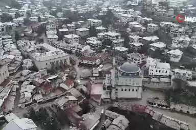 Tarihi Safranbolu sokakları kar ve çiçeklerle göz kamaştırdı