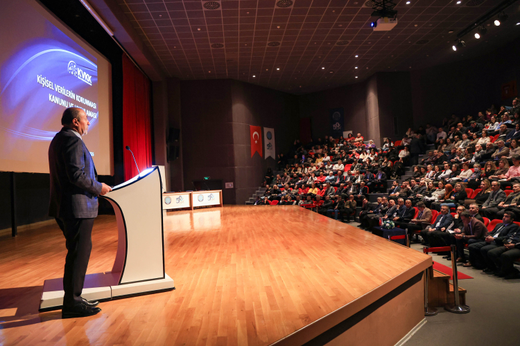 BUÜ’de KVKK eğitimi: Dijital veriler ve mahremiyet masaya yatırıldı!-Bursa Hayat-3