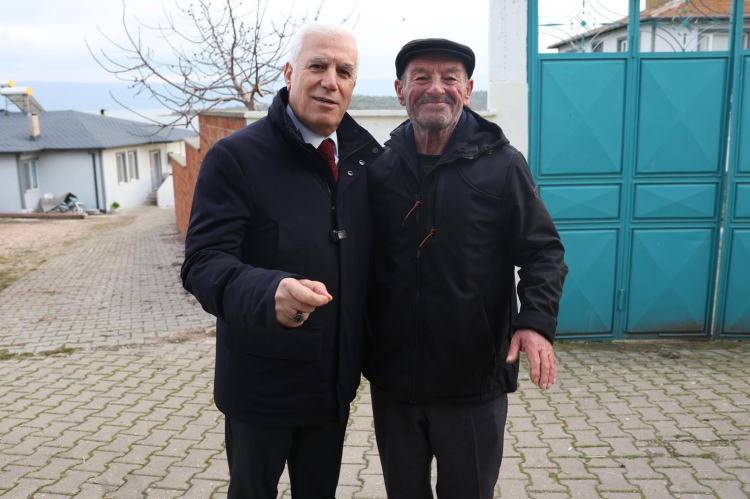 Bursa’da 15 yıllık gelenek! Bozbey, Adem Amca ve Yaren Leylek’i ziyaret etti-Bursa Hayat-3