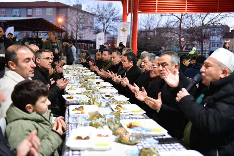 Osmangazi Belediyesi mahalle iftarında vatandaşlarla buluştu-Bursa Hayat-4