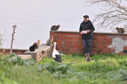 Bursa’da 15 yıllık gelenek! Bozbey, Adem Amca ve Yaren Leylek’i ziyaret etti