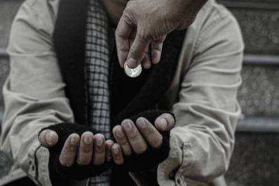 Bursa'da dilenci operasyonu: 1300 lira ele geçirildi!