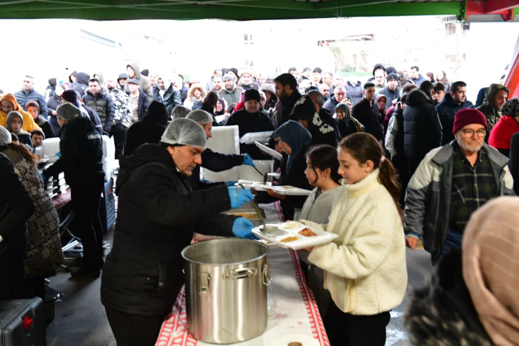 Osmangazi’de gönül sofrası Soğanlı Mahallesi’nde kuruldu-Bursa Hayat-2