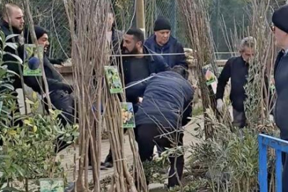 İnegöl’de görev başındaki zabıtaya saldırı anı kamerada!