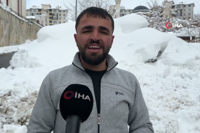 Yüksekova’da kar esareti: Vatandaşlar tünel açarak evden çıkıyor!