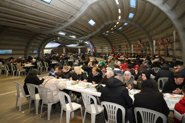 Başkan Aydın Ramazan’ın bereketini Osmangazililerle paylaşıyor - Bursa Hayat Gazetesi-4