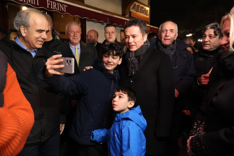 Başkan Erkan Aydın Abdal Meydanı’nda sahur atmosferine eşlik etti - Bursa Hayat Gazetesi-2