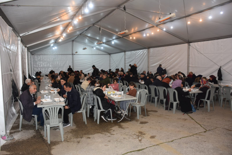 BEKSİAD ve Yıldırım Belediyesi’nden örnek iftar dayanışması - Bursa Hayat Gazetesi-2