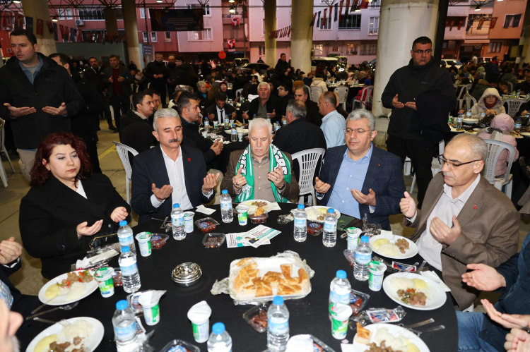 Gürsu’da iftar sofraları kuruldu: Bozbey’den ulaşım ve sosyal destek müjdesi - Bursa Hayat Gazetesi-2
