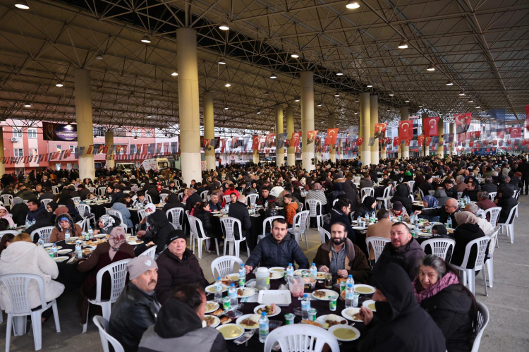 Gürsu’da iftar sofraları kuruldu: Bozbey’den ulaşım ve sosyal destek müjdesi - Bursa Hayat Gazetesi-3